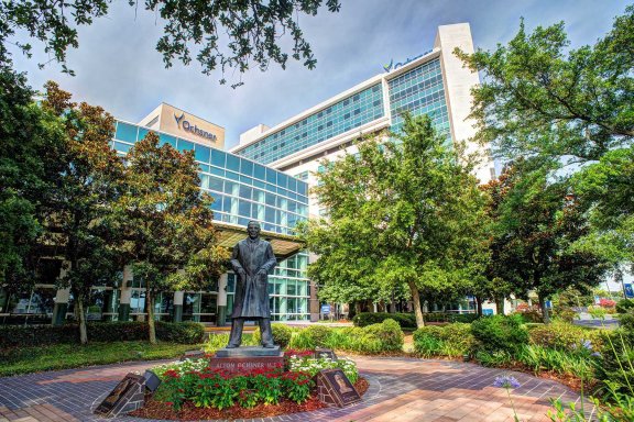 Front exterior of Ochsner Medical Center New Orleans